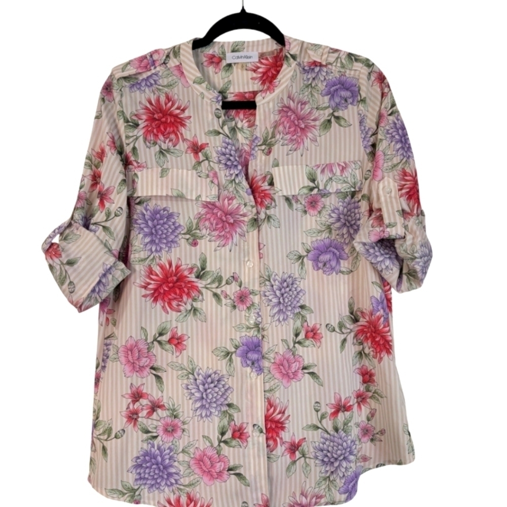 Calvin Klein flowery shirt - Picture 2 of 5